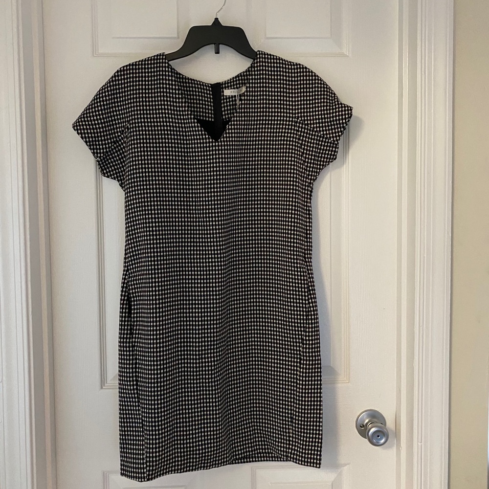 Short Sleeve Geo Print Dress